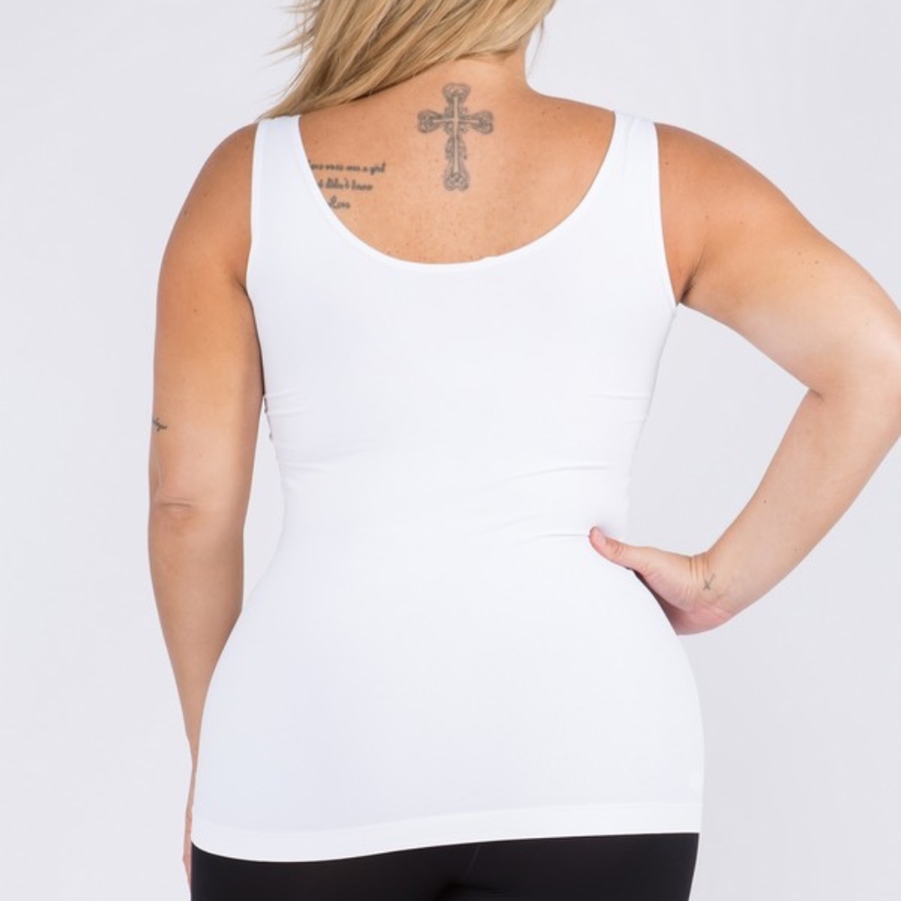 Plus Yelete White V or U Neckline Reversible Seamless Tank - Picture 3 of 5